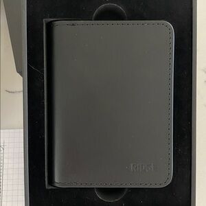 RIDGE Bi-Fold Leather Wallet (Midnight Black) BRAND NEW!